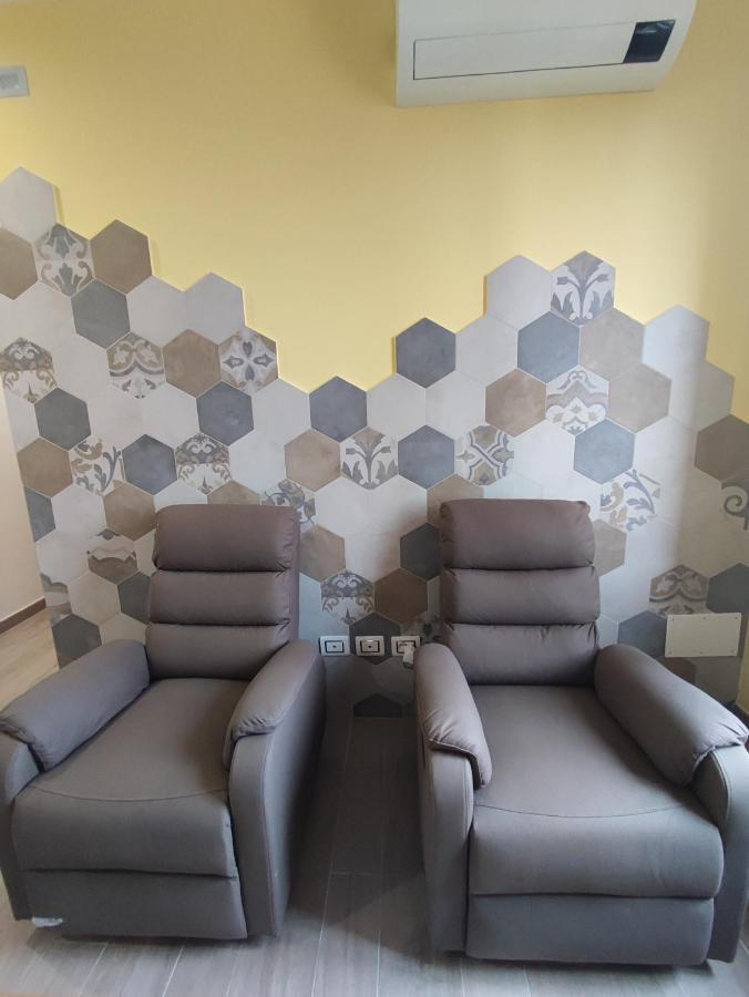 Casaviagiulia Hotel Osimo Bagian luar foto