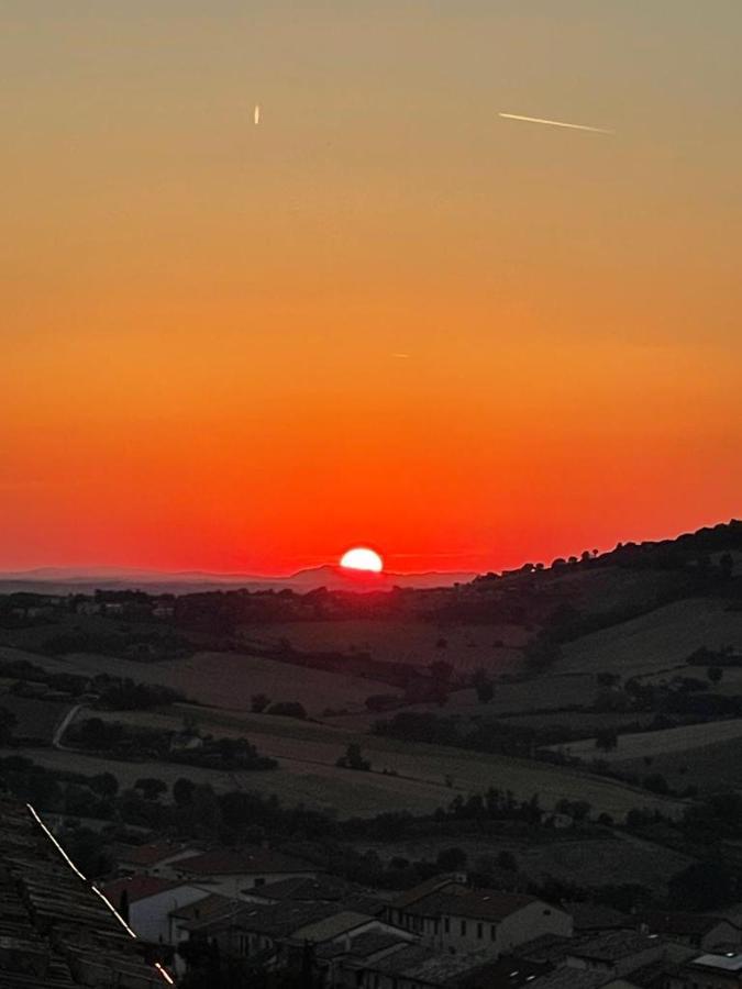 Casaviagiulia Hotel Osimo Bagian luar foto